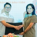 Năm 2021, Việt Nam lần đầu tiên ra mắt sách NFT và nhận được sự đón nhận của đông đảo bạn trẻ. (Ảnh: Vietnamnet).